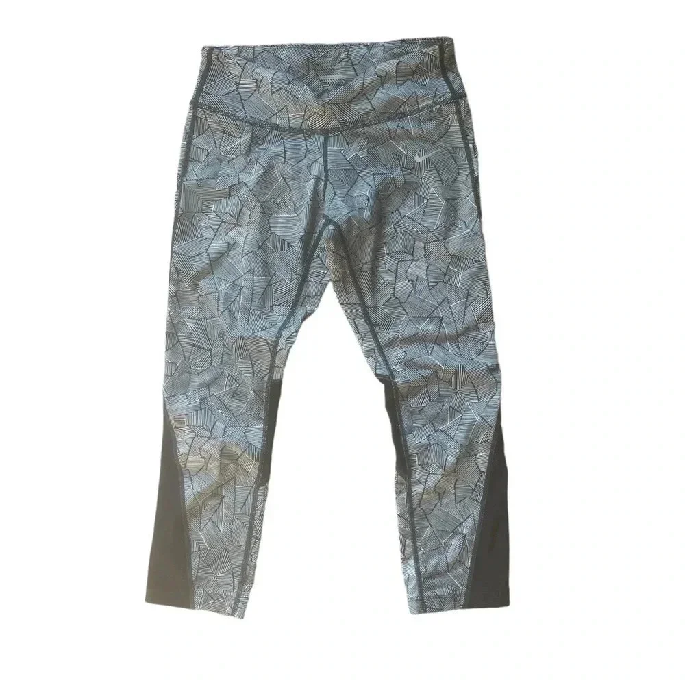 Nike Stay Warm Size Small Capri Running Leggings Back Pocket Activewear Dri-Fit